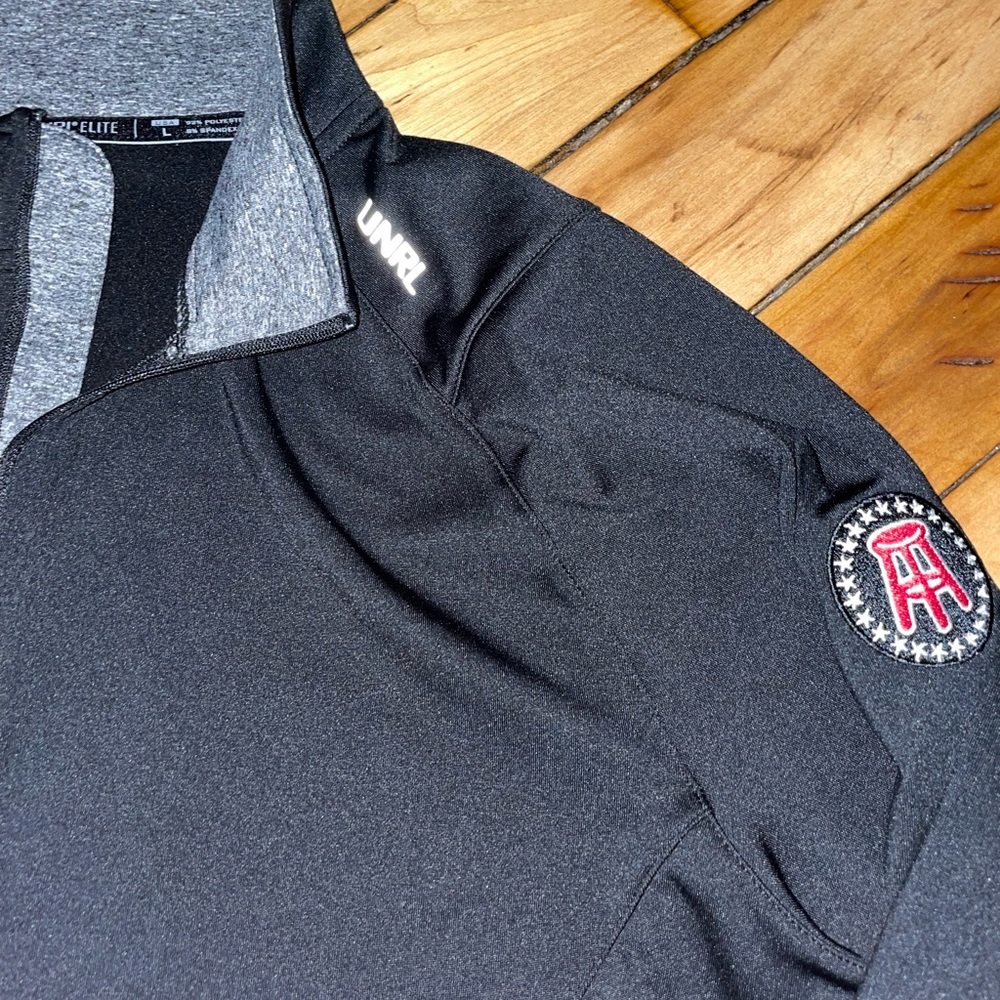 UNRL Barstool Sports Golf Half Zip Large with Barstool Logo
